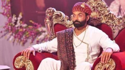 'आश्रम' ने बढ़ाई बॉबी देओल और प्रकाश झा की मुश्किलें, जोधपुर कोर्ट ने भेजा नोटिस 'आश्रम' ने बढ़ाई बॉबी देओल और प्रकाश झा की मुश्किलें, जोधपुर कोर्ट ने भेजा नोटिस