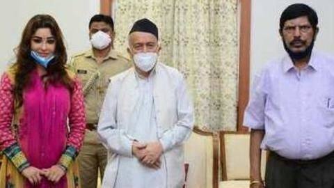 अनुराग कश्यप पर यौन शोषण के आरोप के बाद पायल घोष ने मांगी Y कैटेगरी सुरक्षा अनुराग कश्यप पर यौन शोषण के आरोप के बाद पायल घोष ने मांगी Y कैटेगरी सुरक्षा