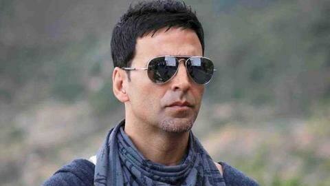 बहन और बच्चों के लिए फ्लाइट बुक करने की फेक खबर पर भड़क पड़े अक्षय कुमार बहन और बच्चों के लिए फ्लाइट बुक करने की फेक खबर पर भड़क पड़े अक्षय कुमार