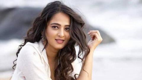 ...तो क्या इस डायरेक्टर से शादी करने जा रही हैं 'बाहुबली' अभिनेत्री अनुष्का शेट्टी? ...तो क्या इस डायरेक्टर से शादी करने जा रही हैं 'बाहुबली' अभिनेत्री अनुष्का शेट्टी?