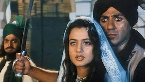 'हमारा हिन्दुस्तान जिंदाबाद था, जिंदाबाद है और जिंदाबाद रहेगा', देशभक्ति की भावना जगा देंगे ये डायलॉग्स 'हमारा हिन्दुस्तान जिंदाबाद था, जिंदाबाद है और जिंदाबाद रहेगा', देशभक्ति की भावना जगा देंगे ये डायलॉग्स