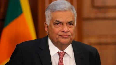 श्रीलंका के पास बचा सिर्फ एक दिन का पेट्रोल स्टॉक, बढ़ सकती है बिजली कटौती- प्रधानमंत्री श्रीलंका के पास बचा सिर्फ एक दिन का पेट्रोल स्टॉक, बढ़ सकती है बिजली कटौती- प्रधानमंत्री