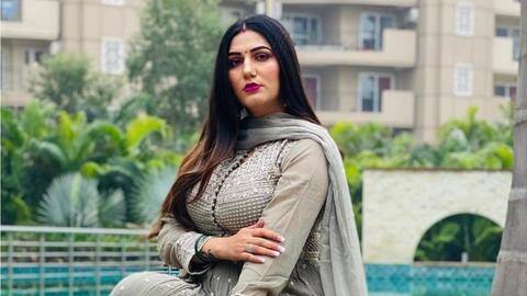 फिल्म इंडस्ट्री के दोगले रवैये पर छलका सपना का दर्द, बोलीं- डिजाइनर कपड़े तक नहीं देते फिल्म इंडस्ट्री के दोगले रवैये पर छलका सपना का दर्द, बोलीं- डिजाइनर कपड़े तक नहीं देते