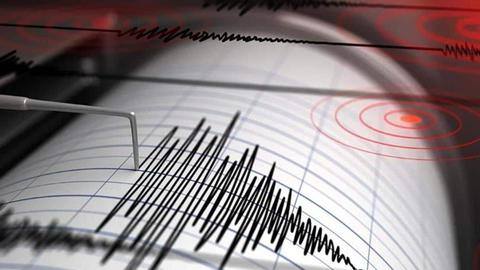 इंडोनेशिया में 7.3 तीव्रता का भूकंप, खतरनाक सुनामी की चेतावनी जारी इंडोनेशिया में 7.3 तीव्रता का भूकंप, खतरनाक सुनामी की चेतावनी जारी