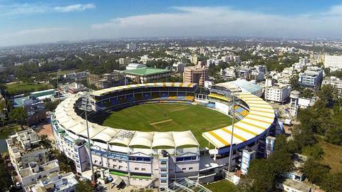 IPL 2021 से पहले वानखेड़े स्टेडियम के आठ ग्राउंड्समैन हुए कोरोना संक्रमित IPL 2021 से पहले वानखेड़े स्टेडियम के आठ ग्राउंड्समैन हुए कोरोना संक्रमित