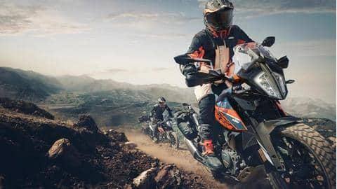 टेस्टिंग के दौरान दिखी KTM एडवेंचर 390 बाइक, साल के अंत तक दे सकती है दस्तक टेस्टिंग के दौरान दिखी KTM एडवेंचर 390 बाइक, साल के अंत तक दे सकती है दस्तक