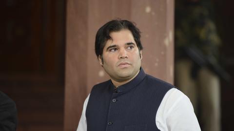 लखीमपुर खीरी हिंसा को हिन्दू बनाम सिख बनाने की कोशिश हो रही- वरुण गांधी लखीमपुर खीरी हिंसा को हिन्दू बनाम सिख बनाने की कोशिश हो रही- वरुण गांधी