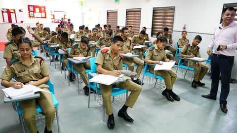 सैनिक स्कूल की तर्ज पर दिल्ली में खुला आर्म्ड फोर्सेज प्रिपरेटरी स्कूल, केजरीवाल ने बताई खासियत सैनिक स्कूल की तर्ज पर दिल्ली में खुला आर्म्ड फोर्सेज प्रिपरेटरी स्कूल, केजरीवाल ने बताई खासियत