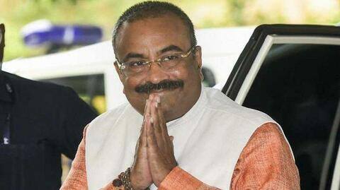 महाराष्ट्र के मंत्री का आदेश- फोन पर हैलो की बजाय वंदे मातरम बोलें सरकारी कर्मचारी महाराष्ट्र के मंत्री का आदेश- फोन पर हैलो की बजाय वंदे मातरम बोलें सरकारी कर्मचारी