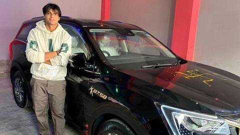 गोल्ड मेडलिस्ट नीरज चोपड़ा और सुमित अंतिल को मिली स्पेशल गोल्ड एडिशन XUV700 गोल्ड मेडलिस्ट नीरज चोपड़ा और सुमित अंतिल को मिली स्पेशल गोल्ड एडिशन XUV700