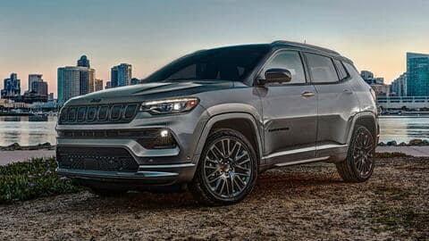 भारतीय बाजार में महंगी हुई जीप कम्पास SUV, कीमत में हुई 35,000 रुपये की बढ़ोतरी भारतीय बाजार में महंगी हुई जीप कम्पास SUV, कीमत में हुई 35,000 रुपये की बढ़ोतरी