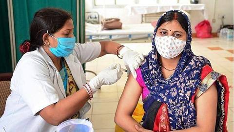 क्या महिलाओं के मासिक धर्म चक्र को प्रभावित करती है कोरोना वैक्सीन? क्या महिलाओं के मासिक धर्म चक्र को प्रभावित करती है कोरोना वैक्सीन?