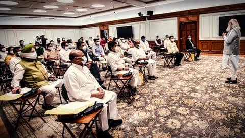 केंद्रीय मंत्रिमंडल विस्तार: स्वास्थ्य और कानून मंत्री समेत कई बड़े मंत्रियों ने छोड़े पद केंद्रीय मंत्रिमंडल विस्तार: स्वास्थ्य और कानून मंत्री समेत कई बड़े मंत्रियों ने छोड़े पद