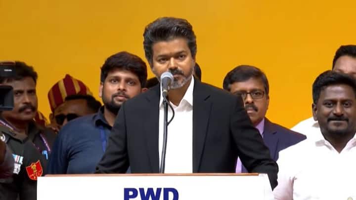 थलापति विजय ने ली तमिलनाडु के मुख्यमंत्री पद की शपथ, 9 विधायक भी बने मंत्री