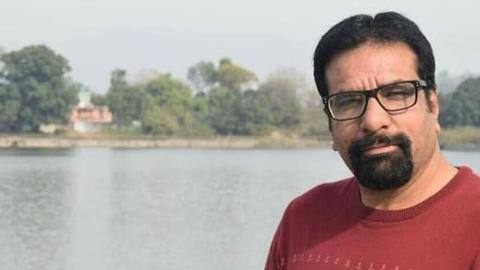 जम्मू-कश्मीर: पुलवामा में आतंकियों ने की भाजपा पार्षद की हत्या, घर में घुसकर मारी गोलियां जम्मू-कश्मीर: पुलवामा में आतंकियों ने की भाजपा पार्षद की हत्या, घर में घुसकर मारी गोलियां