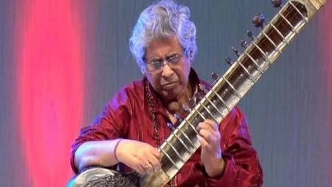 मशहूर सितार वादक पद्म भूषण पंडित देबू चौधरी का निधन, कोरोना से थे पीड़ित मशहूर सितार वादक पद्म भूषण पंडित देबू चौधरी का निधन, कोरोना से थे पीड़ित