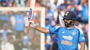 रोहित शर्मा ने अपनी लगातार तीसरे वनडे पारी में बनाए 50+ रन, जानिए उनके आंकड़े