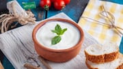 क्या घर का बना दही रातों-रात खट्टा हो जाता है? ऐसा हल होगी यह समस्या