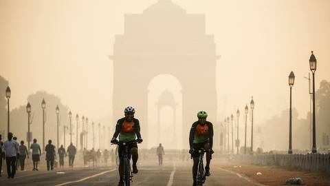 लगातार दूसरे साल सबसे प्रदूषित राजधानी बनी दिल्ली, हर देश में बढ़ा प्रदूषण- रिपोर्ट लगातार दूसरे साल सबसे प्रदूषित राजधानी बनी दिल्ली, हर देश में बढ़ा प्रदूषण- रिपोर्ट