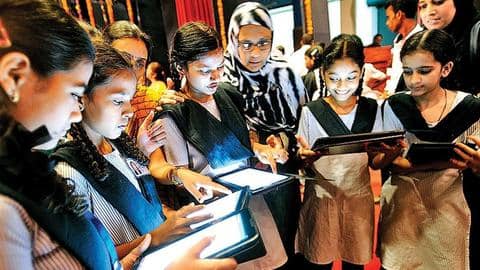 हरियाणा: 11-12वीं के छात्रों को टैबलेट देगी सरकार, जानें कब से शुरू होगा वितरण हरियाणा: 11-12वीं के छात्रों को टैबलेट देगी सरकार, जानें कब से शुरू होगा वितरण