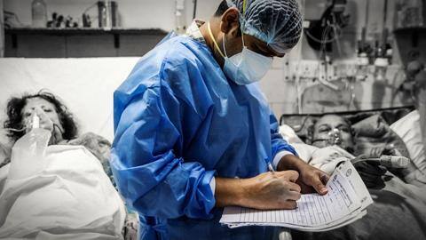 दिल्ली: LNJP अस्पताल में भर्ती किसी भी ओमिक्रॉन संक्रमित को नहीं पड़ी ICU की जरूरत- डॉक्टर दिल्ली: LNJP अस्पताल में भर्ती किसी भी ओमिक्रॉन संक्रमित को नहीं पड़ी ICU की जरूरत- डॉक्टर