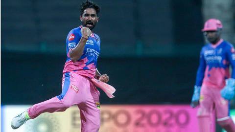 IPL 2022 नीलामी: गुजरात टाइटंस ने राहुल तेवतिया को नौ करोड़ रुपये में खरीदा IPL 2022 नीलामी: गुजरात टाइटंस ने राहुल तेवतिया को नौ करोड़ रुपये में खरीदा