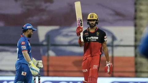 DC बनाम RCB: टॉस जीतकर दिल्ली ने लिया गेंदबाजी का फैसला, जानें प्लेइंग इलेवन DC बनाम RCB: टॉस जीतकर दिल्ली ने लिया गेंदबाजी का फैसला, जानें प्लेइंग इलेवन