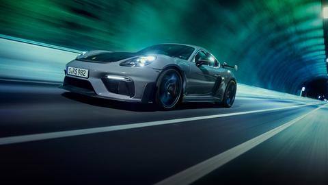 पोर्शे की भारतीय वेबसाइट पर लिस्ट हुई नई 718 केमैन GT4 RS कार, जानें फीचर्स पोर्शे की भारतीय वेबसाइट पर लिस्ट हुई नई 718 केमैन GT4 RS कार, जानें फीचर्स