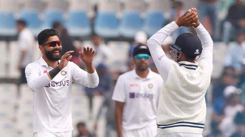 ICC टेस्ट रैंकिंग: रविंद्र जड़ेजा बने विश्व के नंबर एक ऑलराउंडर, कोहली को भी हुआ फायदा ICC टेस्ट रैंकिंग: रविंद्र जड़ेजा बने विश्व के नंबर एक ऑलराउंडर, कोहली को भी हुआ फायदा