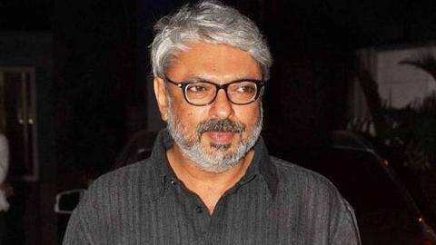 'हीरा मंडी' का पहला एपिसोड डायरेक्ट करेंगे भंसाली, बाकी विभु पुरी निर्देशित करेंगे 'हीरा मंडी' का पहला एपिसोड डायरेक्ट करेंगे भंसाली, बाकी विभु पुरी निर्देशित करेंगे