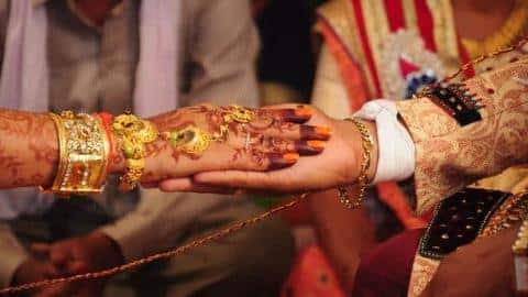 पंजाब में सप्ताहांत लॉकडाउन का उल्लंघन, रिसेप्शन में 100 से अधिक लोग आने पर दूल्हा गिरफ्तार पंजाब में सप्ताहांत लॉकडाउन का उल्लंघन, रिसेप्शन में 100 से अधिक लोग आने पर दूल्हा गिरफ्तार