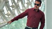 IIFA: सलमान खान ने विक्की कौशल को किया अनदेखा, बॉडीगार्ड ने धक्का देकर हटाया 
