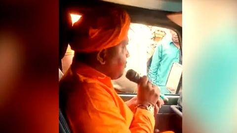 उत्तर प्रदेश: महंत ने कैमरे के सामने दी मुस्लिम महिलाओं के अपहरण और दुष्कर्म की धमकी उत्तर प्रदेश: महंत ने कैमरे के सामने दी मुस्लिम महिलाओं के अपहरण और दुष्कर्म की धमकी