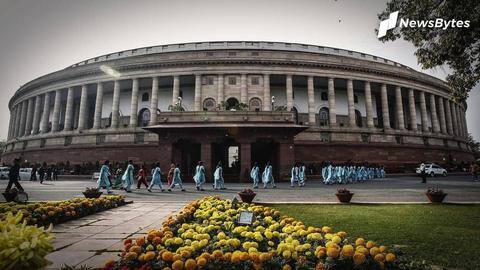 हंगामे के चलते एक दिन पहले खत्म हुआ शीतकालीन सत्र, उपराष्ट्रपति ने दी 'आत्मनिरीक्षण' की सलाह हंगामे के चलते एक दिन पहले खत्म हुआ शीतकालीन सत्र, उपराष्ट्रपति ने दी 'आत्मनिरीक्षण' की सलाह