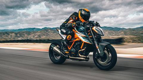 KTM ने भारत में पूरे किए 10 साल, कंपनी की बाइक्स पर मिल रहे शानदार ऑफर्स KTM ने भारत में पूरे किए 10 साल, कंपनी की बाइक्स पर मिल रहे शानदार ऑफर्स