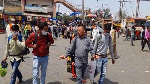 लॉकडाउन के डर से प्रवासी मजदूरों का पलायन जारी, उत्तर प्रदेश सरकार ने जारी की गाइडलाइंस लॉकडाउन के डर से प्रवासी मजदूरों का पलायन जारी, उत्तर प्रदेश सरकार ने जारी की गाइडलाइंस
