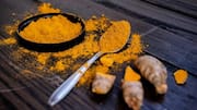 मानसून के दौरान त्वचा की देखभाल के लिए इस्तेमाल करें ये 5 प्राकृतिक सामग्रियां