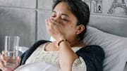 टाइफाइड होने पर शरीर देता है ये 5 संकेत, न करें नजरअंदाज