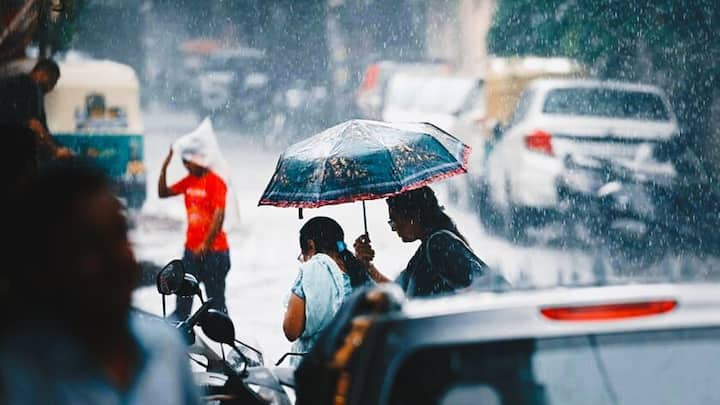 दिल्ली और आसपास के इलाकों में सुबह-सुबह तेज हवाओं के साथ हुई बारिश, अलर्ट जारी