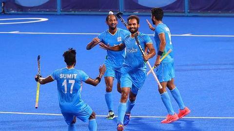 टोक्यो ओलंपिक: ब्रिटेन को हराकर 49 साल बाद ओलंपिक सेमीफाइनल में पहुंची भारतीय पुरुष हॉकी टीम टोक्यो ओलंपिक: ब्रिटेन को हराकर 49 साल बाद ओलंपिक सेमीफाइनल में पहुंची भारतीय पुरुष हॉकी टीम