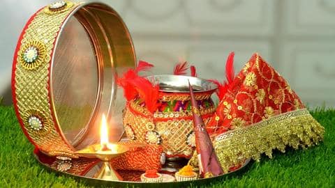कुछ यूं सजाएं करवाचौथ की पूजा थाली, लगेगी बहुत खूबसूरत कुछ यूं सजाएं करवाचौथ की पूजा थाली, लगेगी बहुत खूबसूरत