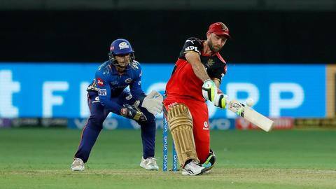 RCB बनाम MI: हैट्रिक लेकर हर्षल ने दिलाई बैंगलोर को जीत, मैच में बने ये रिकॉर्ड्स RCB बनाम MI: हैट्रिक लेकर हर्षल ने दिलाई बैंगलोर को जीत, मैच में बने ये रिकॉर्ड्स