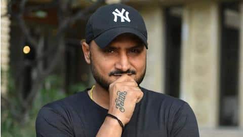 हरभजन सिंह के जन्मदिन पर जारी हुआ उनकी फिल्म 'फ्रेंडशिप' का नया पोस्टर हरभजन सिंह के जन्मदिन पर जारी हुआ उनकी फिल्म 'फ्रेंडशिप' का नया पोस्टर