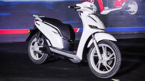 दमदार फीचर्स के साथ लॉन्च हुआ ओकिनावा इलेक्ट्रिक स्कूटर ओखी 90, ओला S1 को देगा टक्कर दमदार फीचर्स के साथ लॉन्च हुआ ओकिनावा इलेक्ट्रिक स्कूटर ओखी 90, ओला S1 को देगा टक्कर