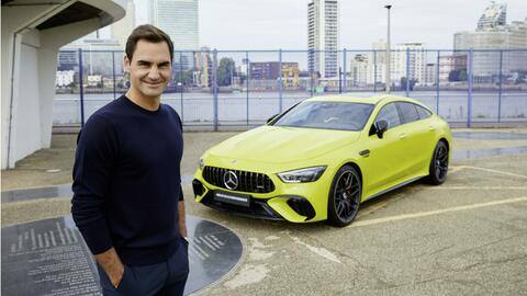 टेनिस स्टार रोजर फेडरर के सम्मान में मर्सिडीज-बेंज ने बनाई नियोन AMG GT 4-डोर टेनिस स्टार रोजर फेडरर के सम्मान में मर्सिडीज-बेंज ने बनाई नियोन AMG GT 4-डोर