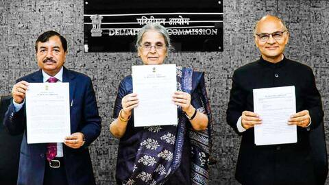 जम्मू-कश्मीर: परिसीमन आयोग की रिपोर्ट की बड़ी बातें क्या हैं और इससे क्या बदलेगा? जम्मू-कश्मीर: परिसीमन आयोग की रिपोर्ट की बड़ी बातें क्या हैं और इससे क्या बदलेगा?
