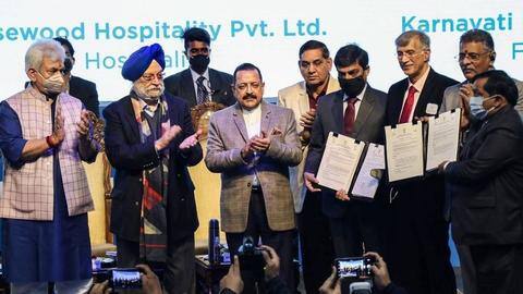 जम्मू-कश्मीर के पहले रियल एस्टेट सम्मेलन में हुए 18,300 करोड़ रुपये के 39 समझौते जम्मू-कश्मीर के पहले रियल एस्टेट सम्मेलन में हुए 18,300 करोड़ रुपये के 39 समझौते