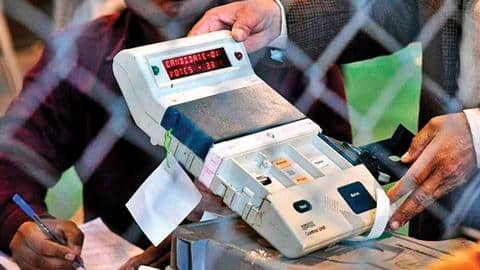 असम: भाजपा उम्मीदवार की गाड़ी से EVM मिलने का आरोप, प्रियंका गांधी ने उठाए गंभीर सवाल असम: भाजपा उम्मीदवार की गाड़ी से EVM मिलने का आरोप, प्रियंका गांधी ने उठाए गंभीर सवाल