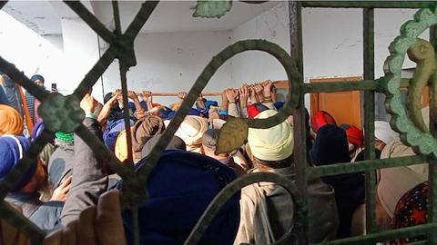 पंजाब: स्वर्ण मंदिर के बाद कपूरथला में बेअदबी की कोशिश करने पर शख्स की हत्या पंजाब: स्वर्ण मंदिर के बाद कपूरथला में बेअदबी की कोशिश करने पर शख्स की हत्या
