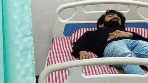 कर्नाटक: हिजाब विवाद में याचिका दाखिल करने वाली छात्रा के भाई पर हमला, अस्पताल में भर्ती कर्नाटक: हिजाब विवाद में याचिका दाखिल करने वाली छात्रा के भाई पर हमला, अस्पताल में भर्ती